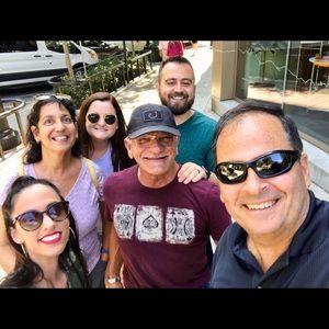 Meet your Posher, Dennis